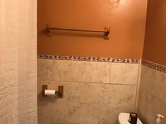 4th image of 330 Ege Ave #1