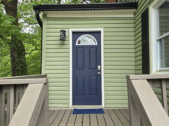 Easy access to unload your groceries.