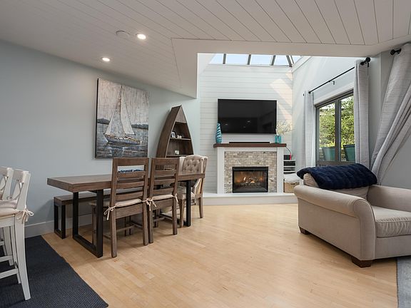 2nd image of 1477 Fountain Way #104