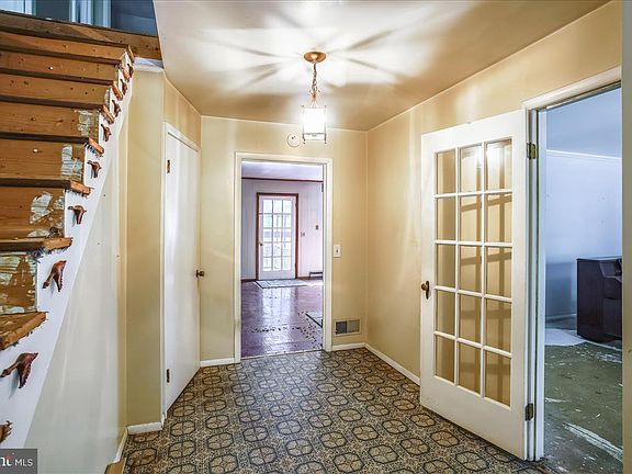 4th image of 105 Fairview Dr