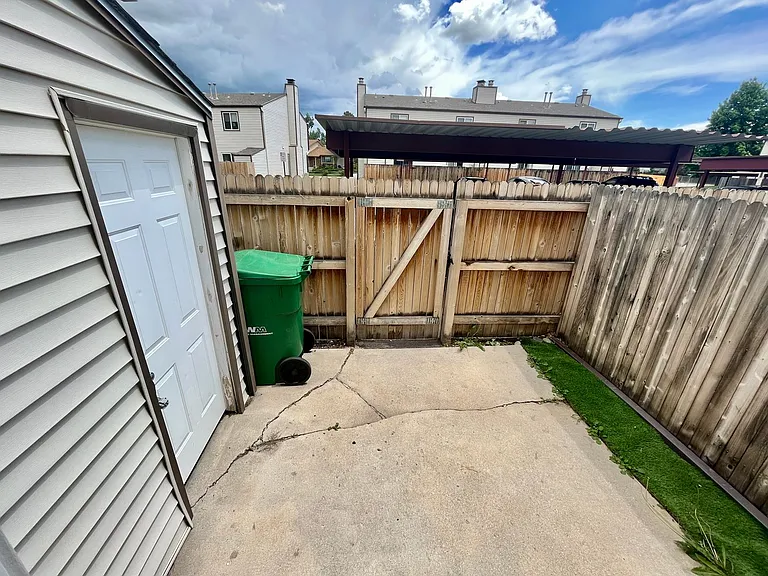 7618 Lexington Manor Dr — Photo 11