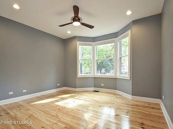 3rd image of 2538 W Medill Ave