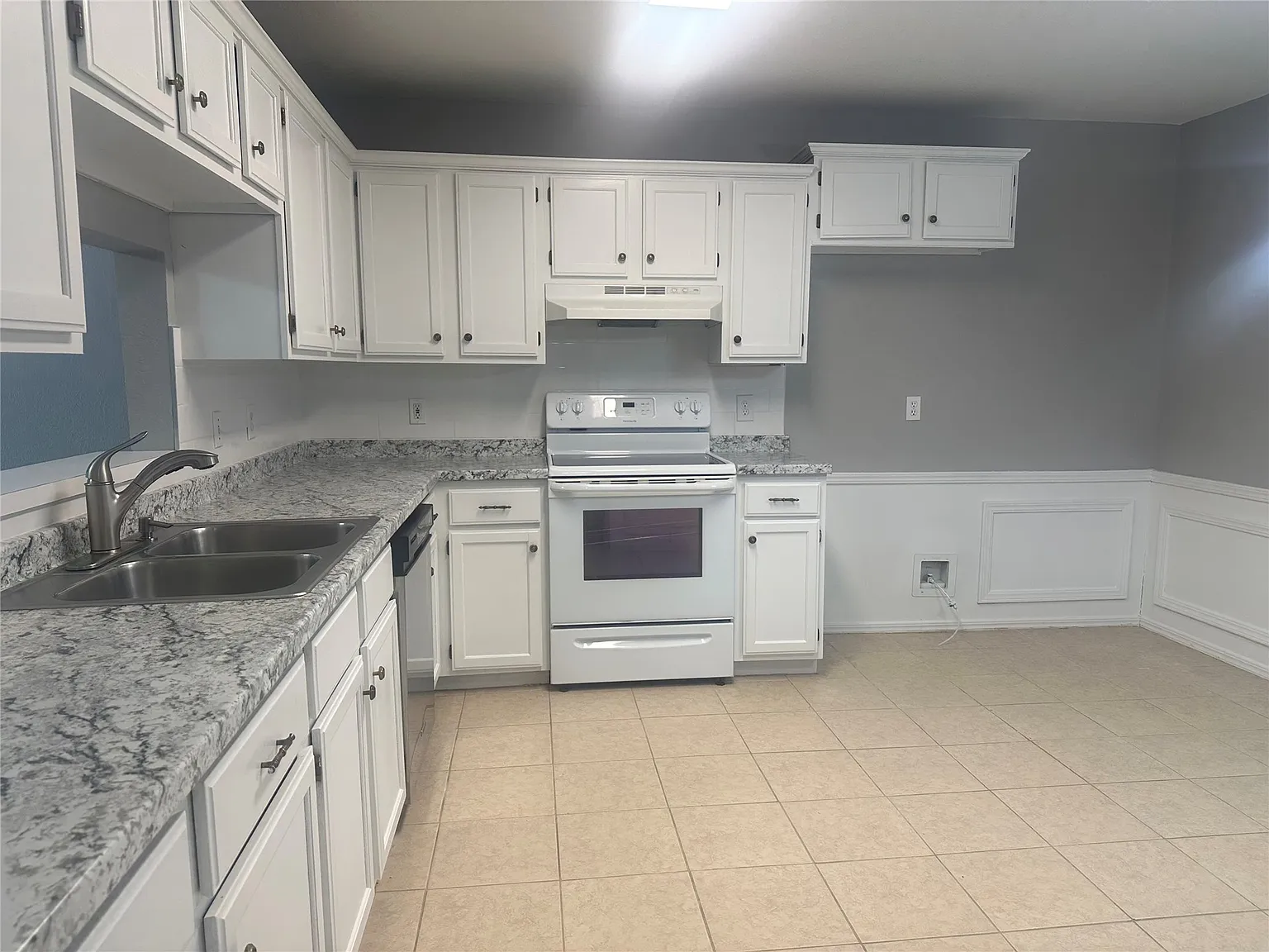 3 bed, 2.0 bath, 1582 sqft, $1,600 — Photo 4