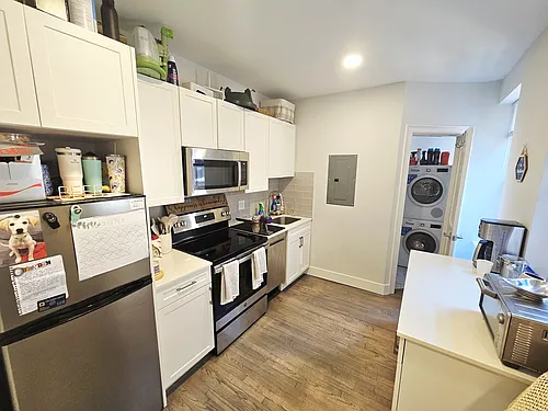9 Myrtle St Photo 1