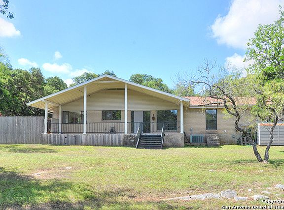 2nd image of 3530 River Oaks Dr