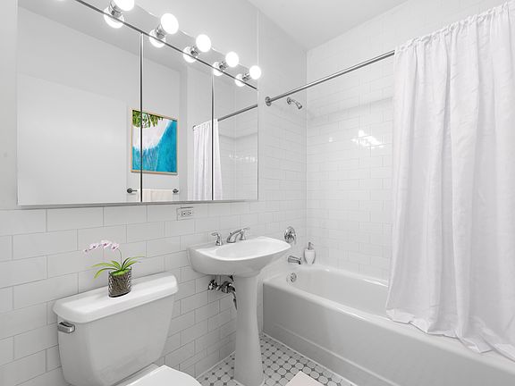 5th image of 90 Washington St APT 2F