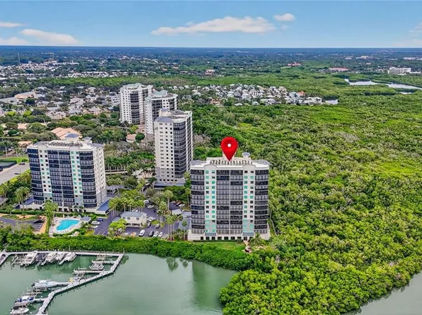 420 Cove Tower DR #401, NAPLES, FL 34110