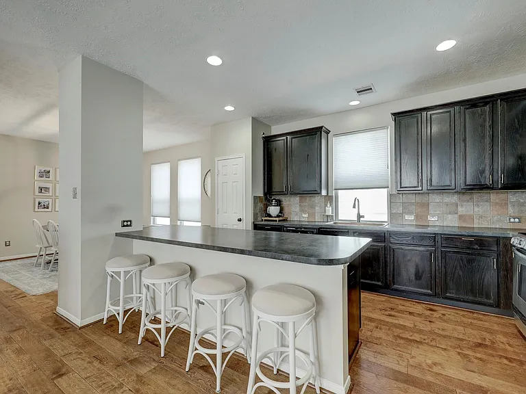 3323 Masters Point Dr — Photo 8