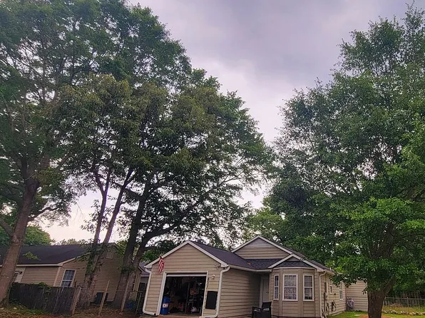 617 S Hampton Dr, Jacksonville, NC 28546