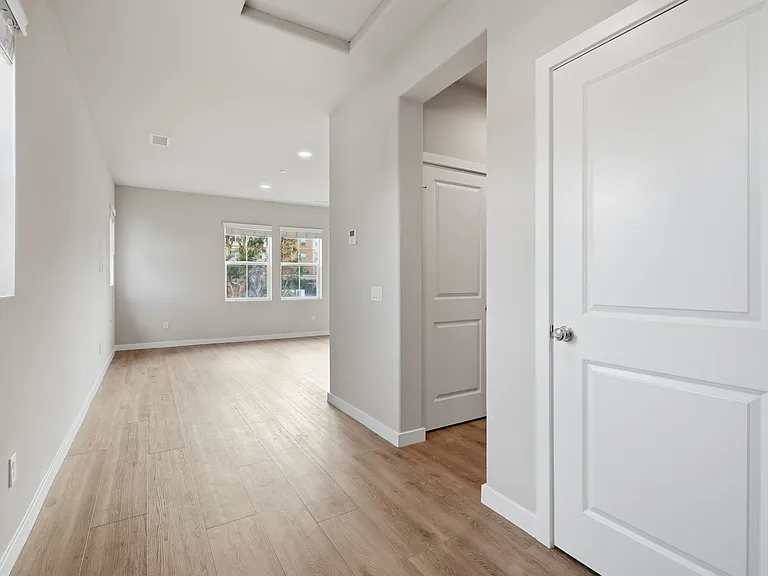 Magnolia Lane — Photo 10