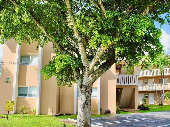 7440 Miami Lakes Dr APT F212, Miami Lakes, FL 33014