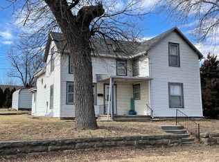 1013 Stone St, Falls City, NE 68355