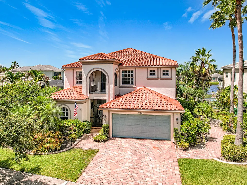 11251 SW Springtree Ter