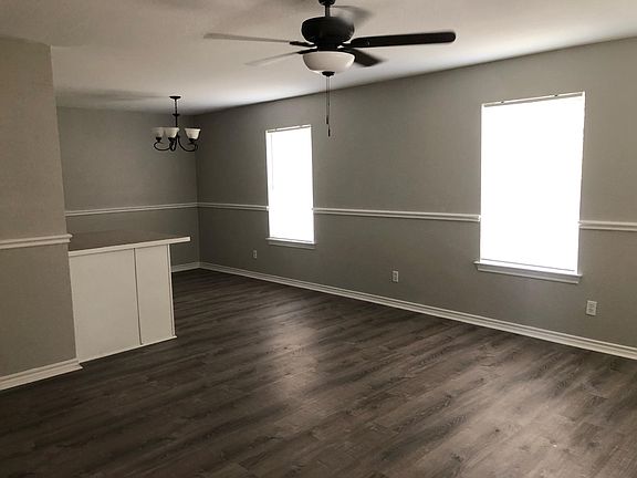 3rd image of 711 E Odneal St