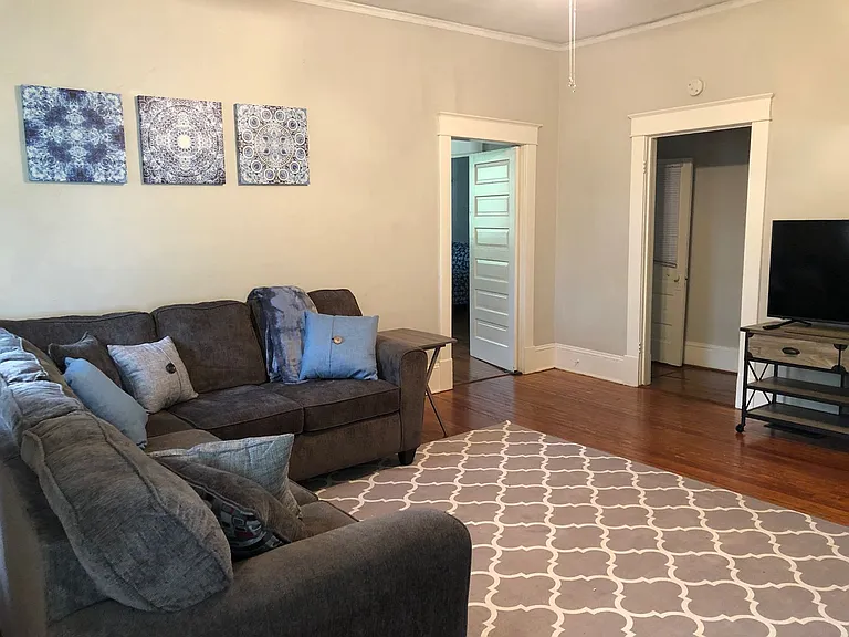 1806 E North St — Photo 3