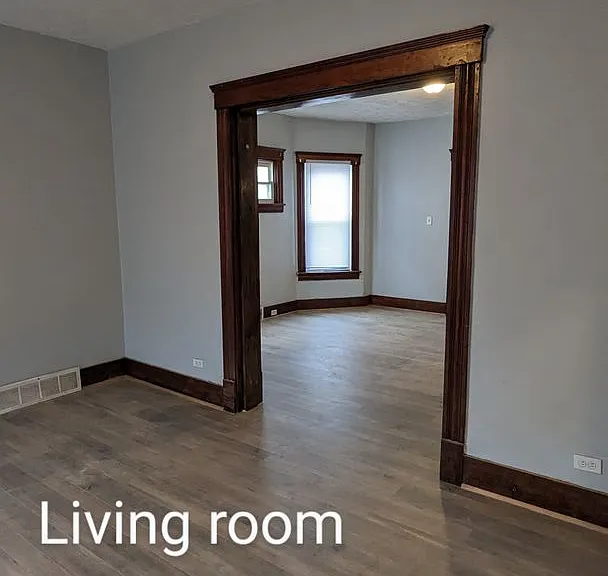 2146 W 81st St — Photo 2