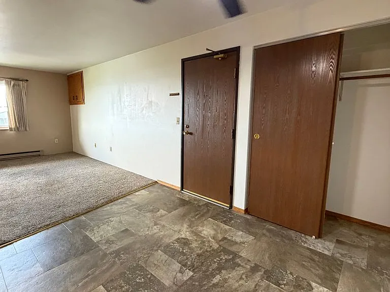 944 E Elm Dr — Photo 9