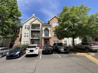 4140 Fountainside Ln Unit 201, Fairfax, VA 22030