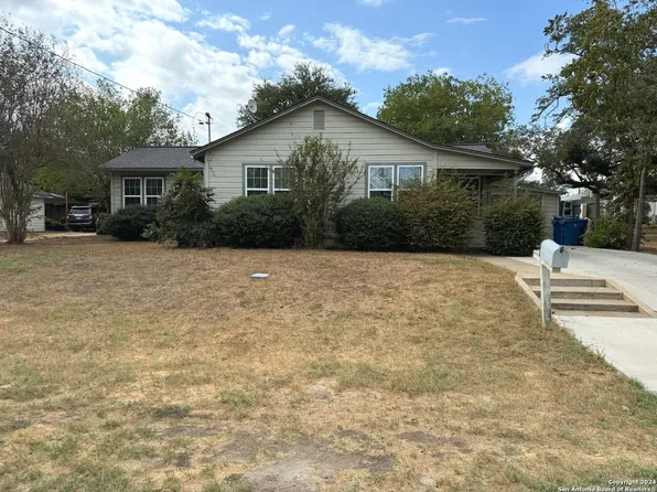 1505 2ND ST, Floresville, TX 78114