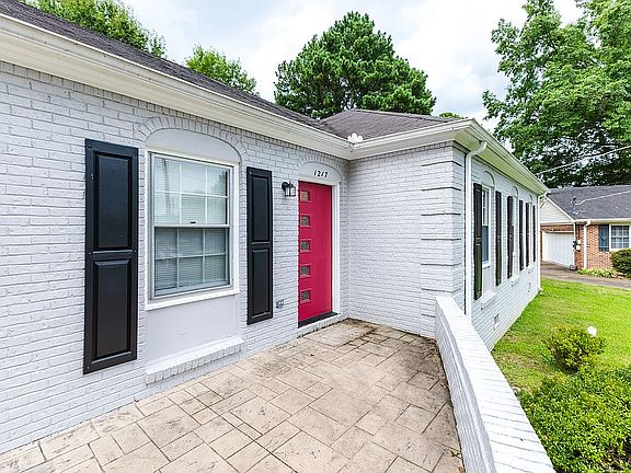 2nd image of 1217 Chatterson Cir SE