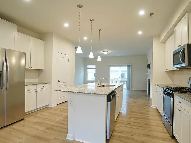 1041 Salt Glaze Ln — Photo 11