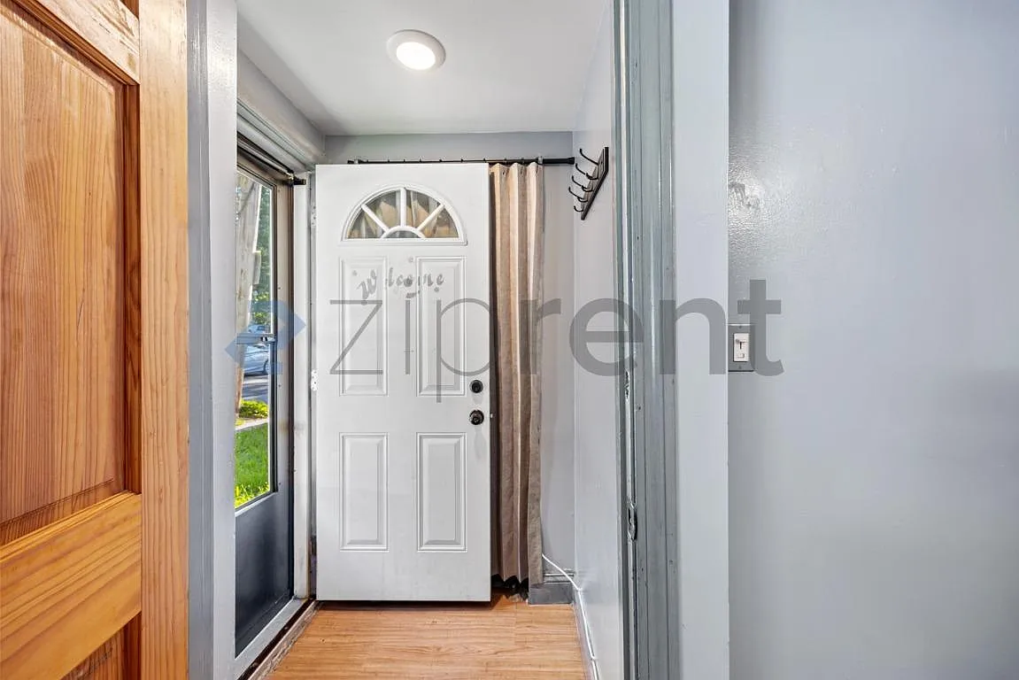 2 bed, 800 sqft, $2,800 — Photo 2