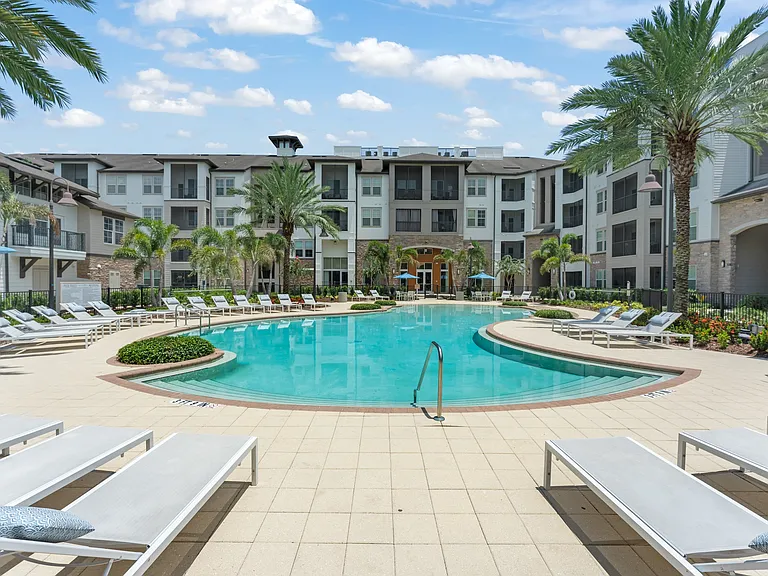 The Courtney at Universal Boulevard — Photo 26