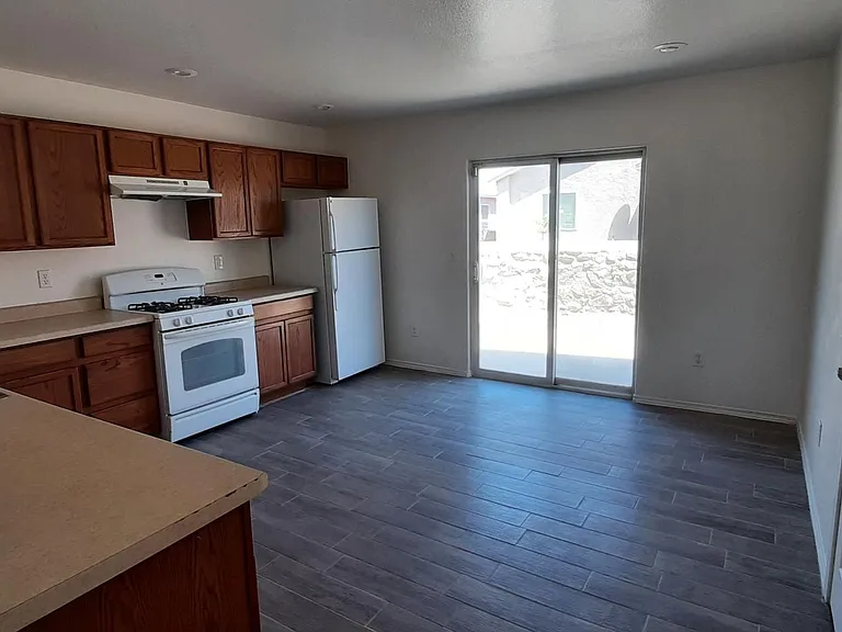 4987 Bosworth Rd — Photo 3