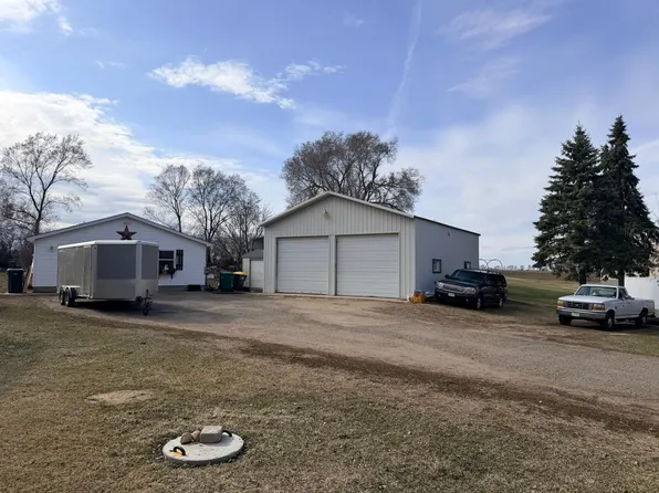9711 Ireland Ave NW, Annandale, MN 55302
