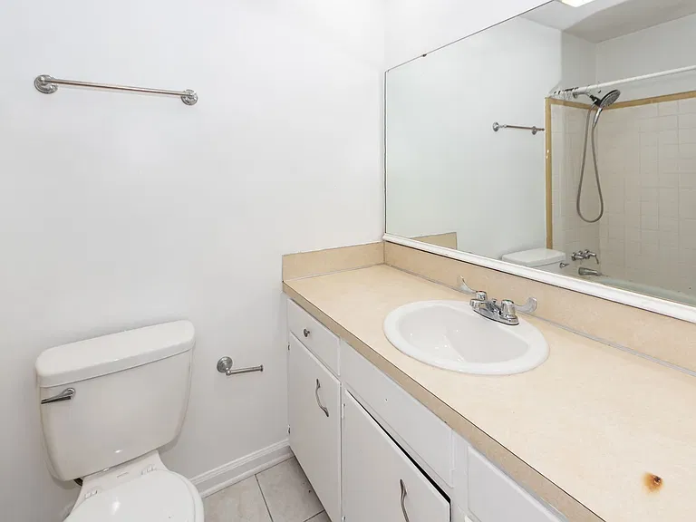 107 Greenhurst Ave — Photo 21