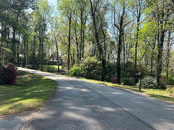 5th image of 311 Woodfield Cir