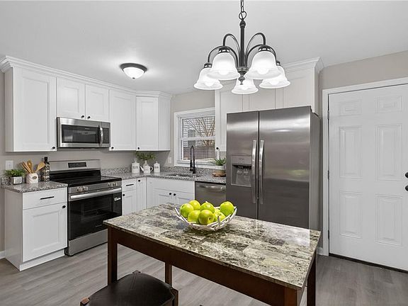 5th image of 5001 Pearl St