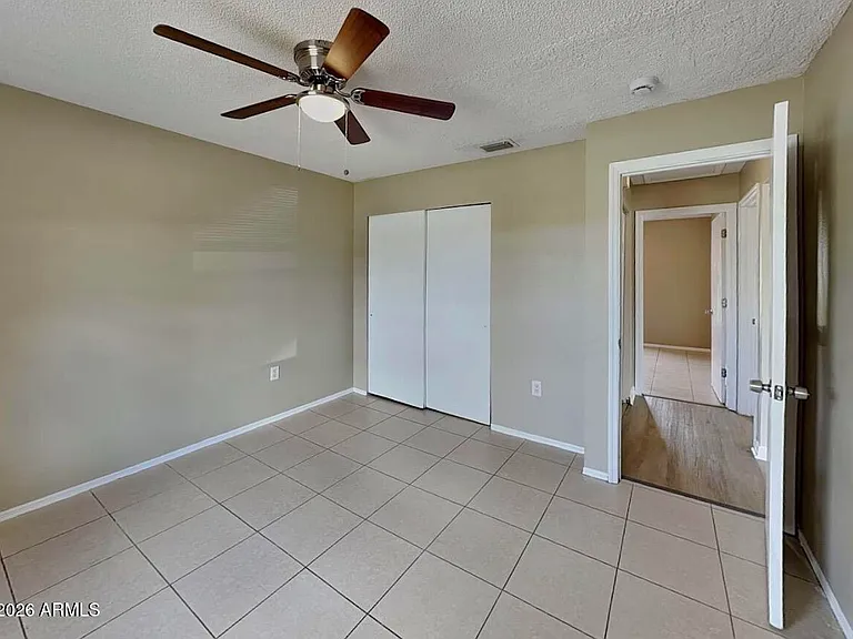 8907 W Roma Ave — Photo 11