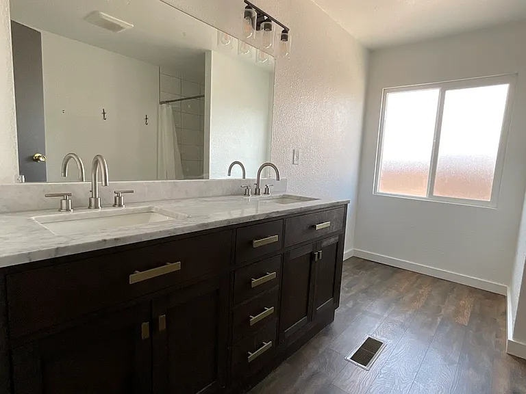 1628 Bluebonnet Blvd — Photo 35