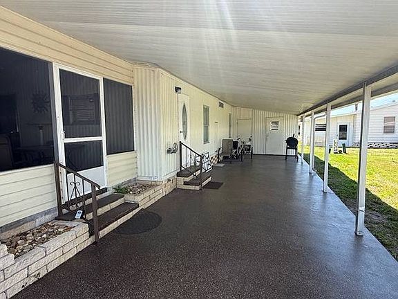 3rd image of 507 Caper St