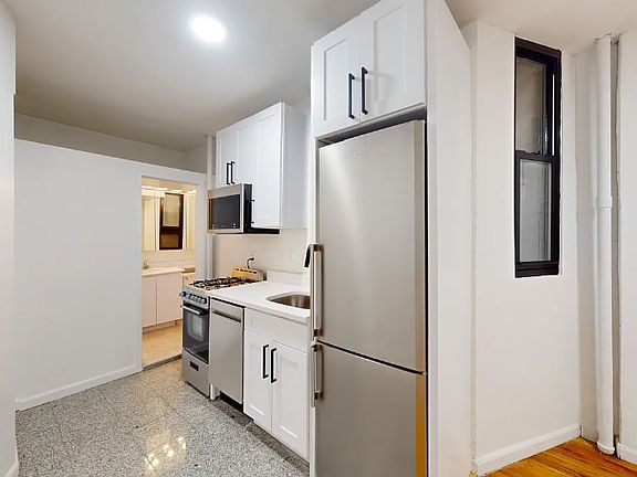 3rd image of 226 E 81st St APT 1D