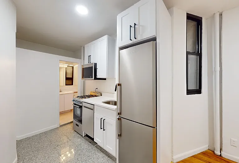 226 E 81st St #1D — Photo 3