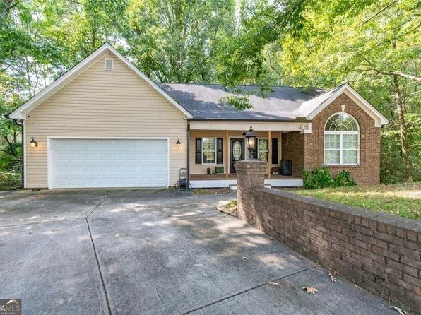 2208 Clarendon Ct NE, Conyers, GA 30012