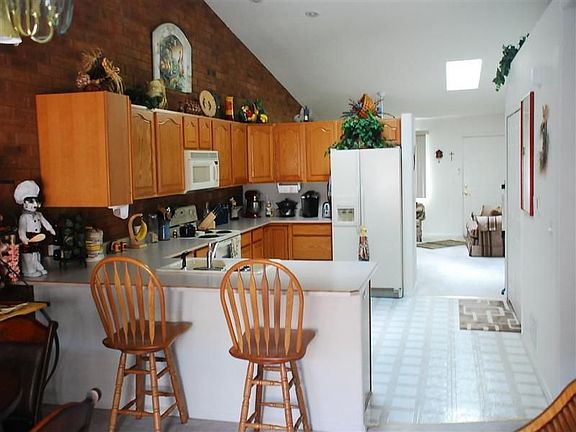 DINING ROOM & KITCHEN
