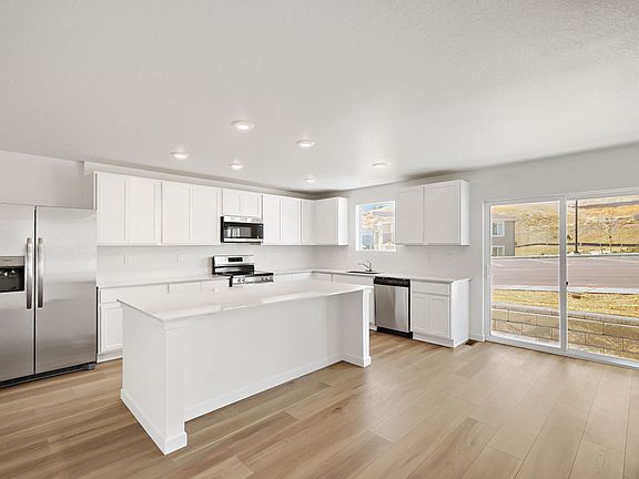 2648 Lower Crags Pt Kitchen 2