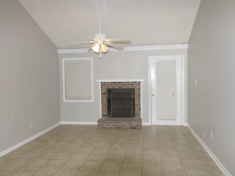 426 Westcliff Cir — Photo 5