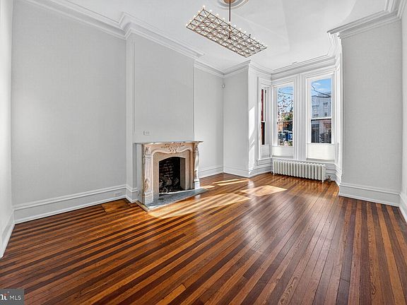 3rd image of 917 O St NW
