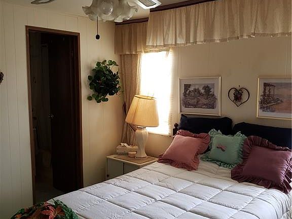 3rd image of 3141 San Jacinto Dr