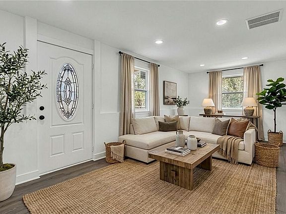 2nd image of 638 Dobbins Mill Rd