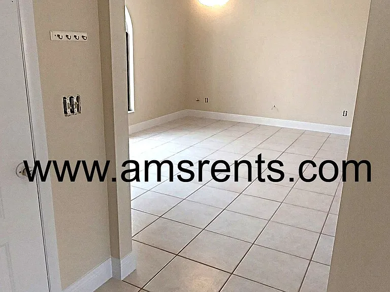 1080 Hali Ridge Ct — Photo 5