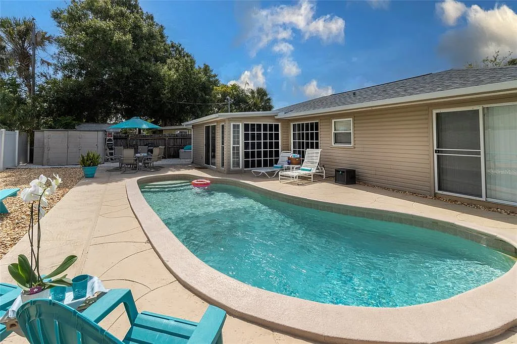3 bed, 2.0 bath, 1267 sqft, $3,750 — Photo 1