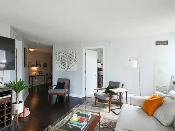 545 N Dearborn St, Chicago, IL