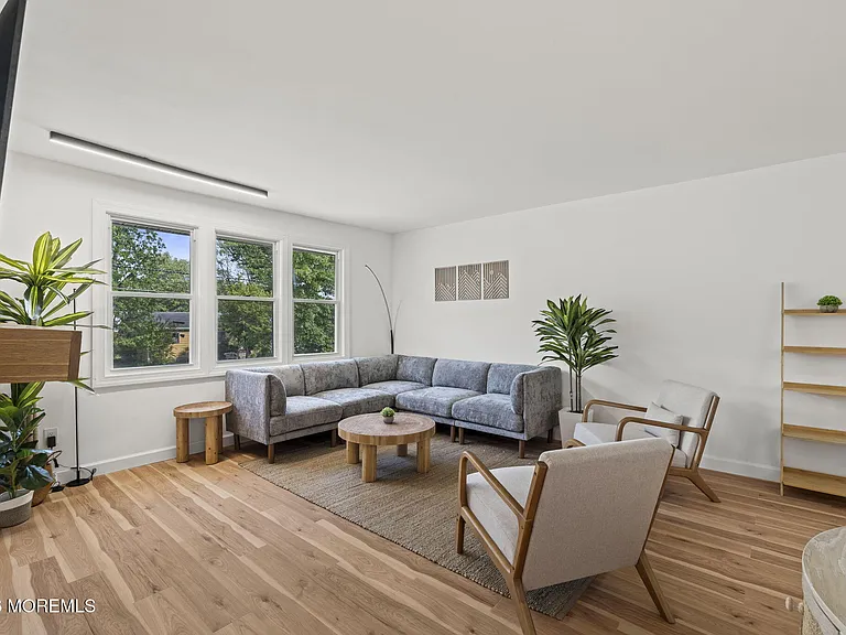 901 Russo Dr — Photo 6
