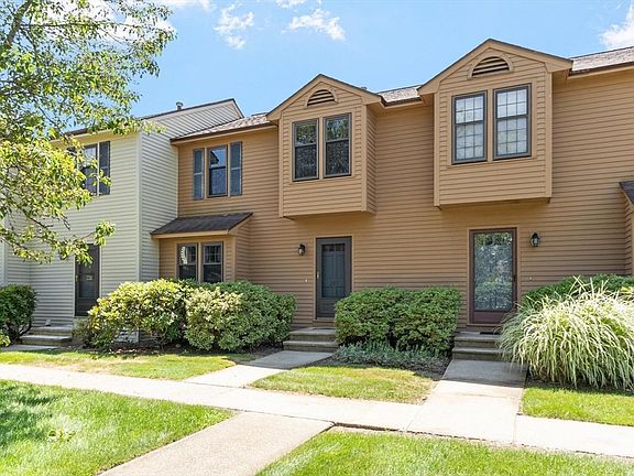 2nd image of 292 Apache Way #292