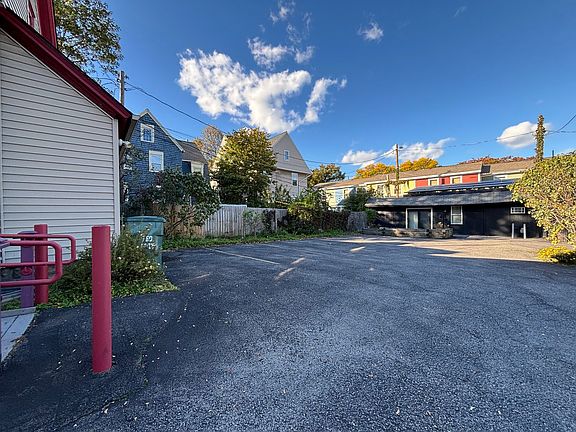 3rd image of 780 University Ave